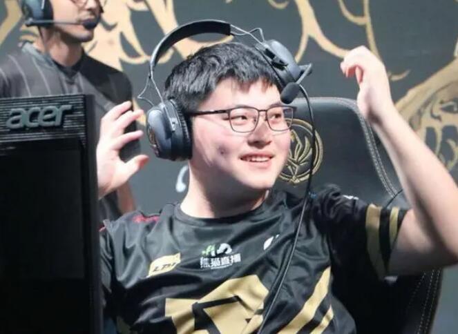 开云平台安全登录关于Uzi回归赛场，连败首场状态亮眼，老鹰观众沸腾！的信息