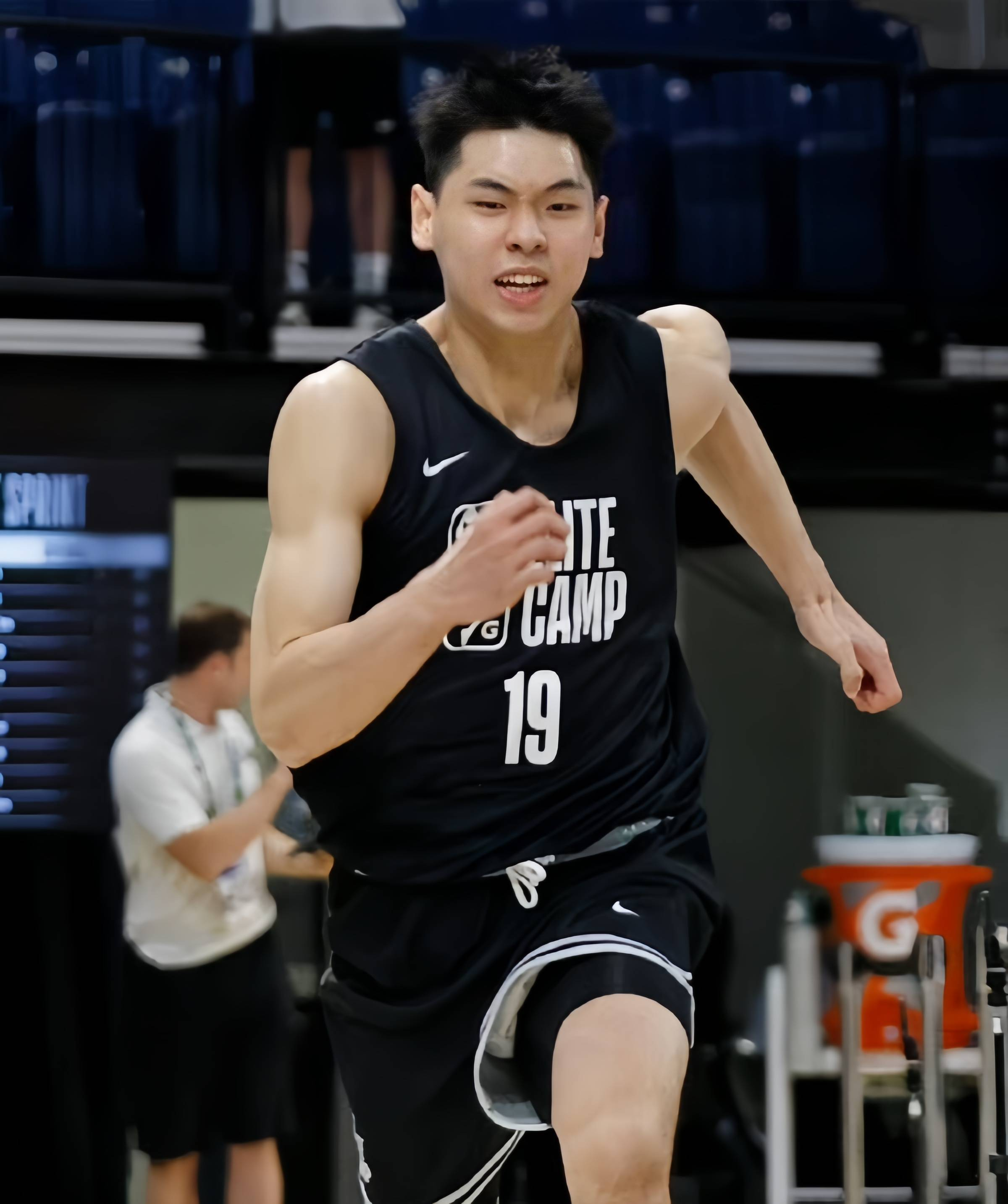 奥兰多魔术迎欧冠关键赛,赛前手感冰凉,管理层满意,高层口径保持一致的简单介绍 奥兰多魔术迎欧冠关键赛,赛前手感冰凉,管理层满意,高层口径保持一致的简单介绍