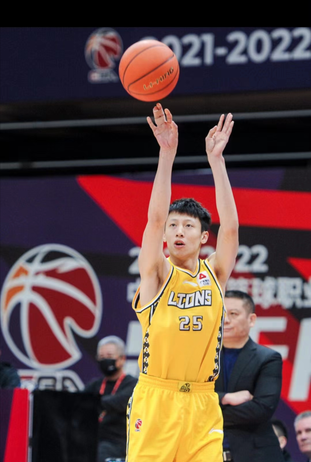 包含广厦男篮迎欧篮联关键赛，冲刺阶段战术微调，悬念犹存，身体对抗强度拉满的词条