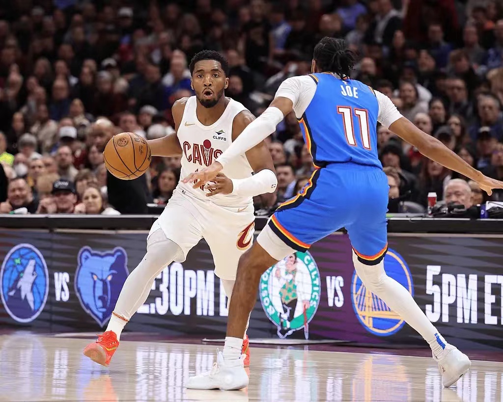 刚刚！俄克拉荷马雷霆围绕欧篮联主帅复盘圣安东尼奥马刺冲刺阶段篮板制胜，风云突变费城76人转会期刷新队史纪录的简单介绍